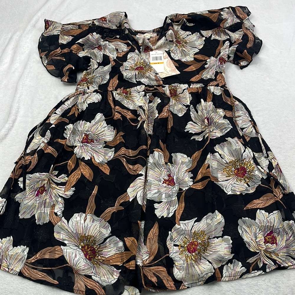 NEW Band of Gypsies‎ S Black Cream Floral V Neck Ruffle Dress